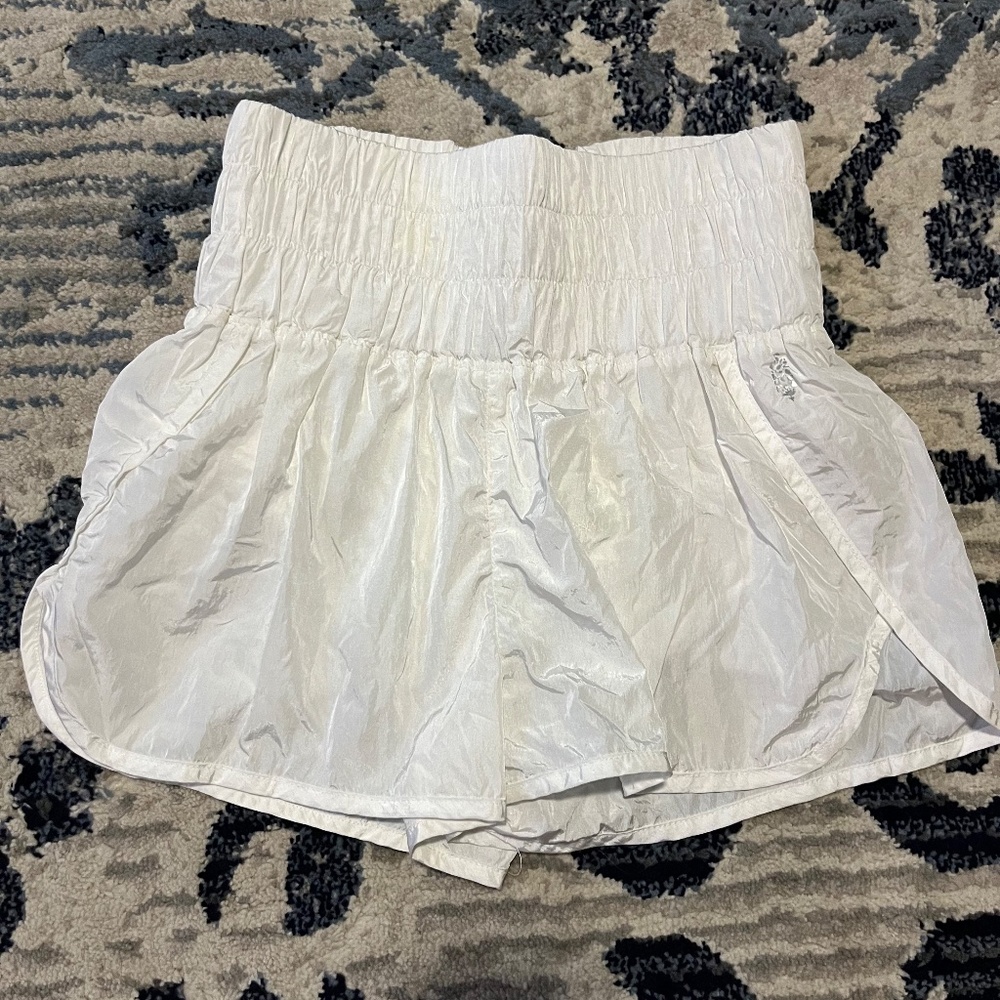 White Free People The Way Home Shorts (M)